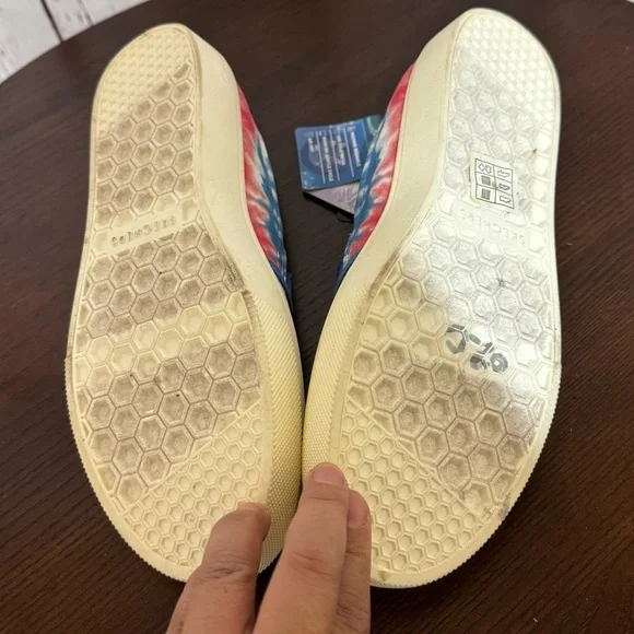 SKECHERS MEMORY FOAM red white & blue tie dye Canvas Slip ons 7.5 NWT - Picture 7 of 16